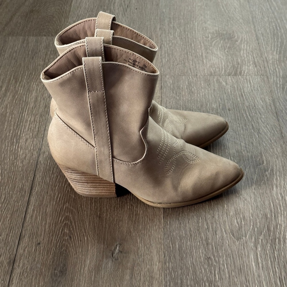 Rachel Zoe Rocky Western Ankle Boots Womens 7M Tan Pointed Toe Block Heel